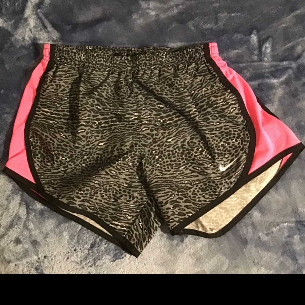 Nike shorts youth large